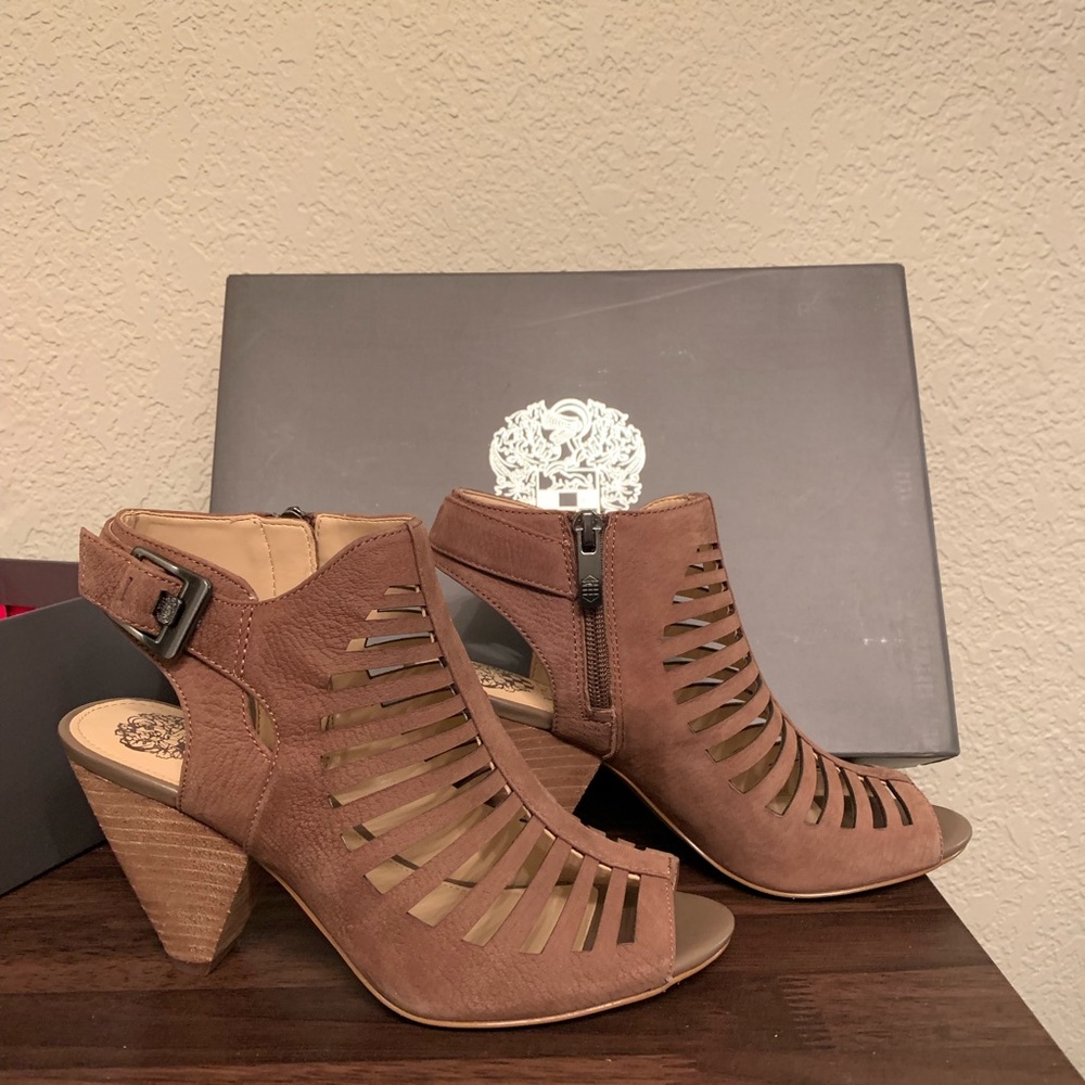 Vince Camuto Heels Size 7 NEW